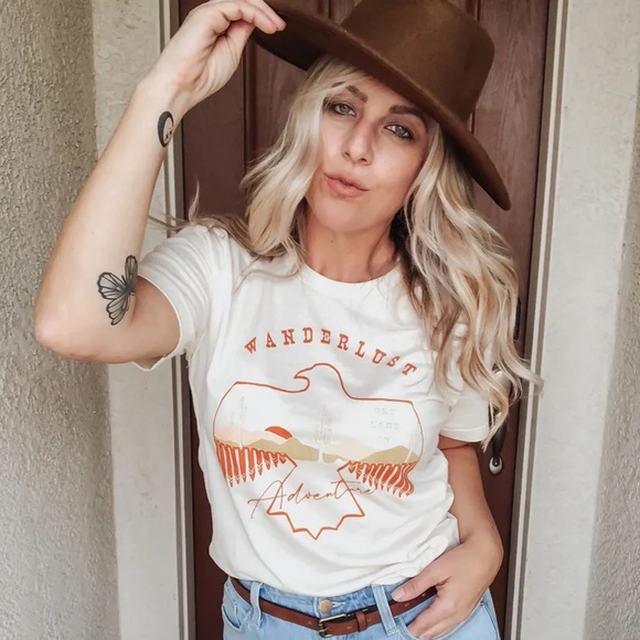 Tops - WANDERLUST ADVENTURE TEE